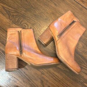 USED Frye Addie Double Zip Leather Booties Size 10